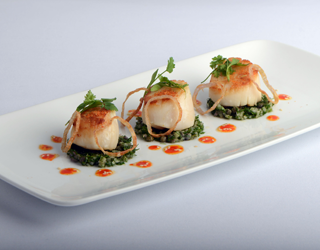 Recipe - Seared scallops, seaweed tartare, fried shallots and saffron vinaigrette Recipe - Seared scallops, seaweed tartare, fried shallots and saffron vinaigrette
