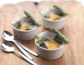 Recipe - Eggs ‘en cocotte’, green asparagus and morel mushroom cream Recipe - Eggs ‘en cocotte’, green asparagus and morel mushroom cream
