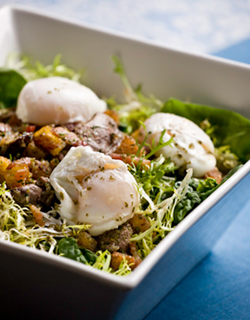 Recette - Salade d’épinards au bacon et œuf poché Recette - Salade d’épinards au bacon et œuf poché