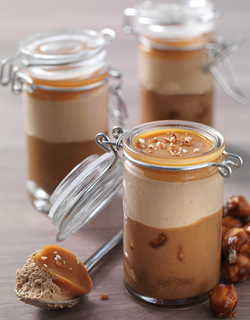 Recipe - Mocha cream, hazelnut cream and caramel-cognac jelly served in a glass Recipe - Mocha cream, hazelnut cream and caramel-cognac jelly served in a glass