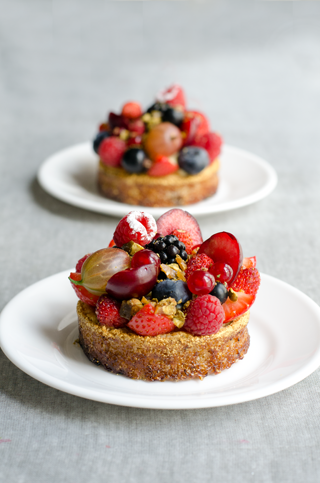 Recipe - Red berry tartlets filled with lemon and mint cream Recipe - Red berry tartlets filled with lemon and mint cream