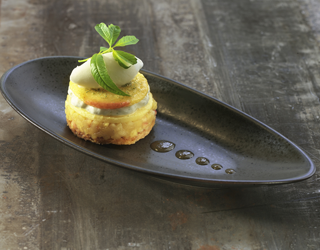Recipe - Shortbread with Jazz apple and Manuka honey, yogurt cream and sorbet Recipe - Shortbread with Jazz apple and Manuka honey, yogurt cream and sorbet