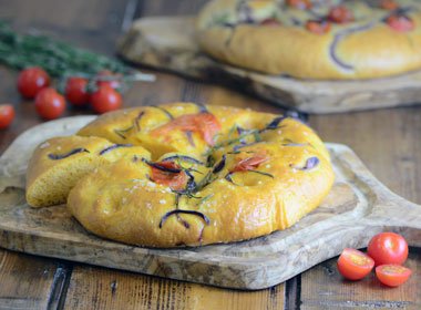 Tomato flat bread