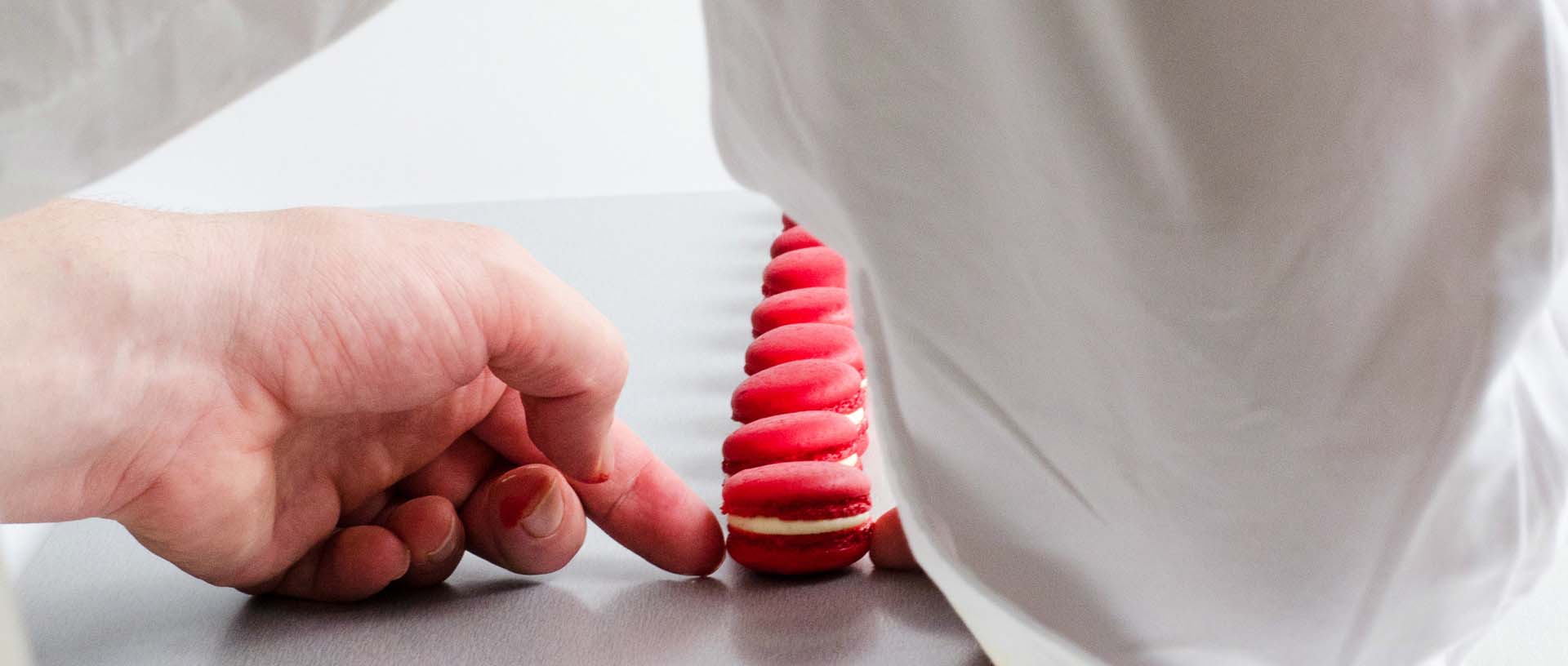 Chef pâtissier et macarons