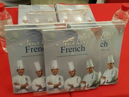 Autograph sessions by authors of “A touch of French”
