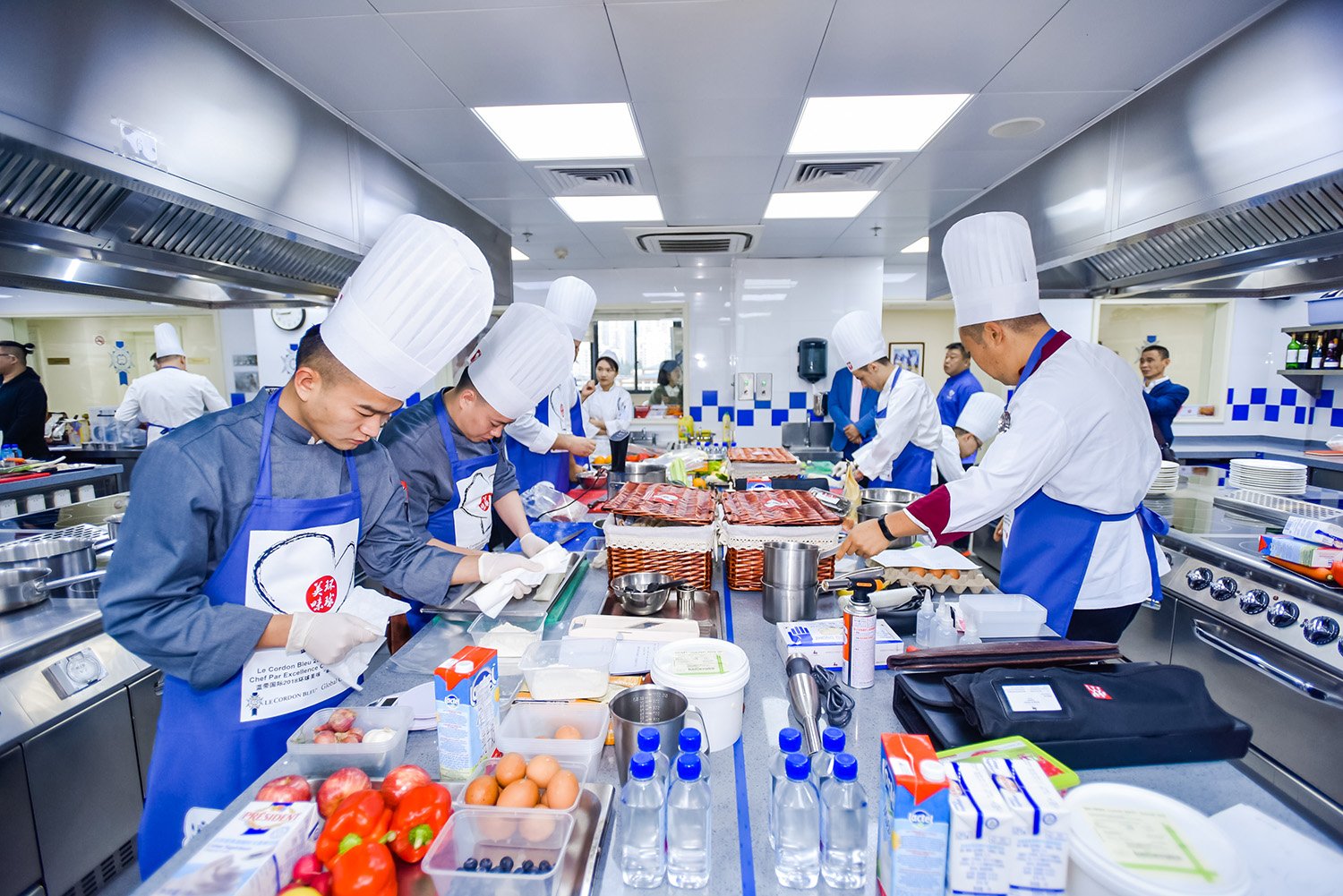 藍帶國際2018環球美味全國“卓越大廚”烹飪大賽年度大獎揭嘵