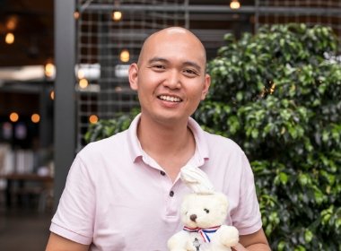 Thong's journey from lobby pianist to restaurant manager