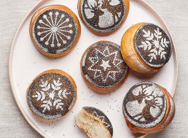 Learn to Bake with Le Cordon Bleu - International Christmas Magazine