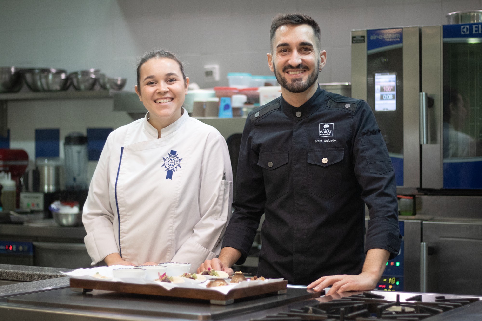 Postres de restaurante en Le Cordon Bleu Madrid con Rafa Delgado, embajador de Cacao Barry 